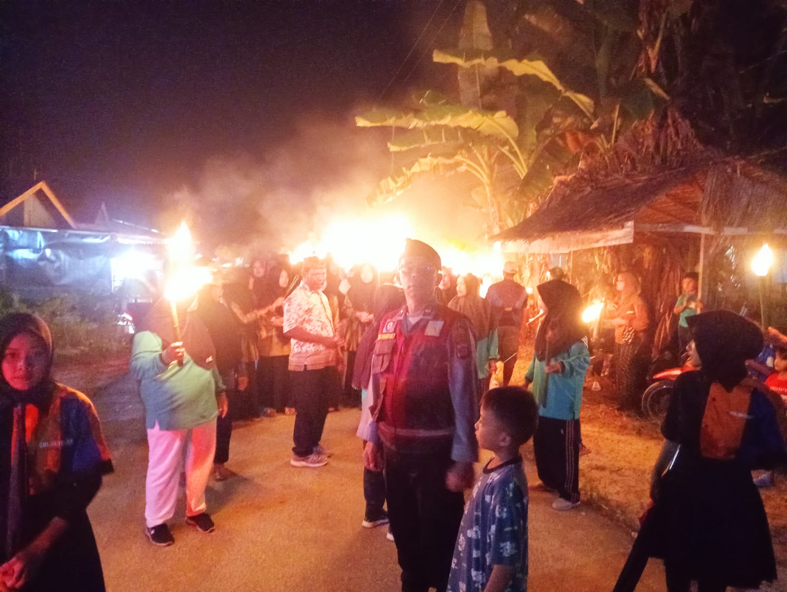 Polsek Air Putih Kawal Pawai Obor Menyambut Tahun Baru Islam 1448 H, Kegiatan Berjalan Aman dan Meriah
