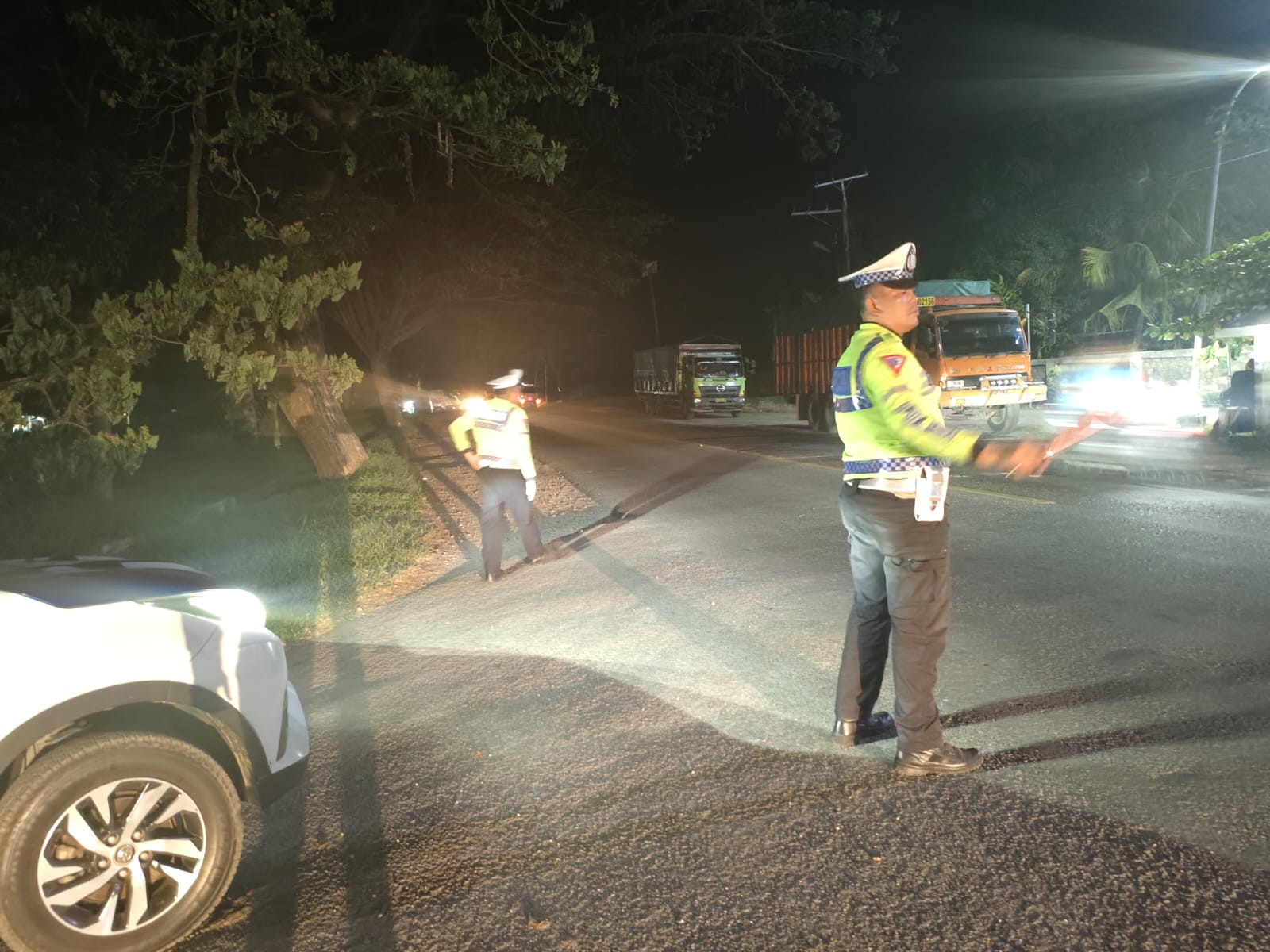 Sat Lantas Polres Batu Bara Gelar Patroli Blue Light di Jalinsum, Jaga Keamanan di Lokasi Rawan Laka dan Kemacetan