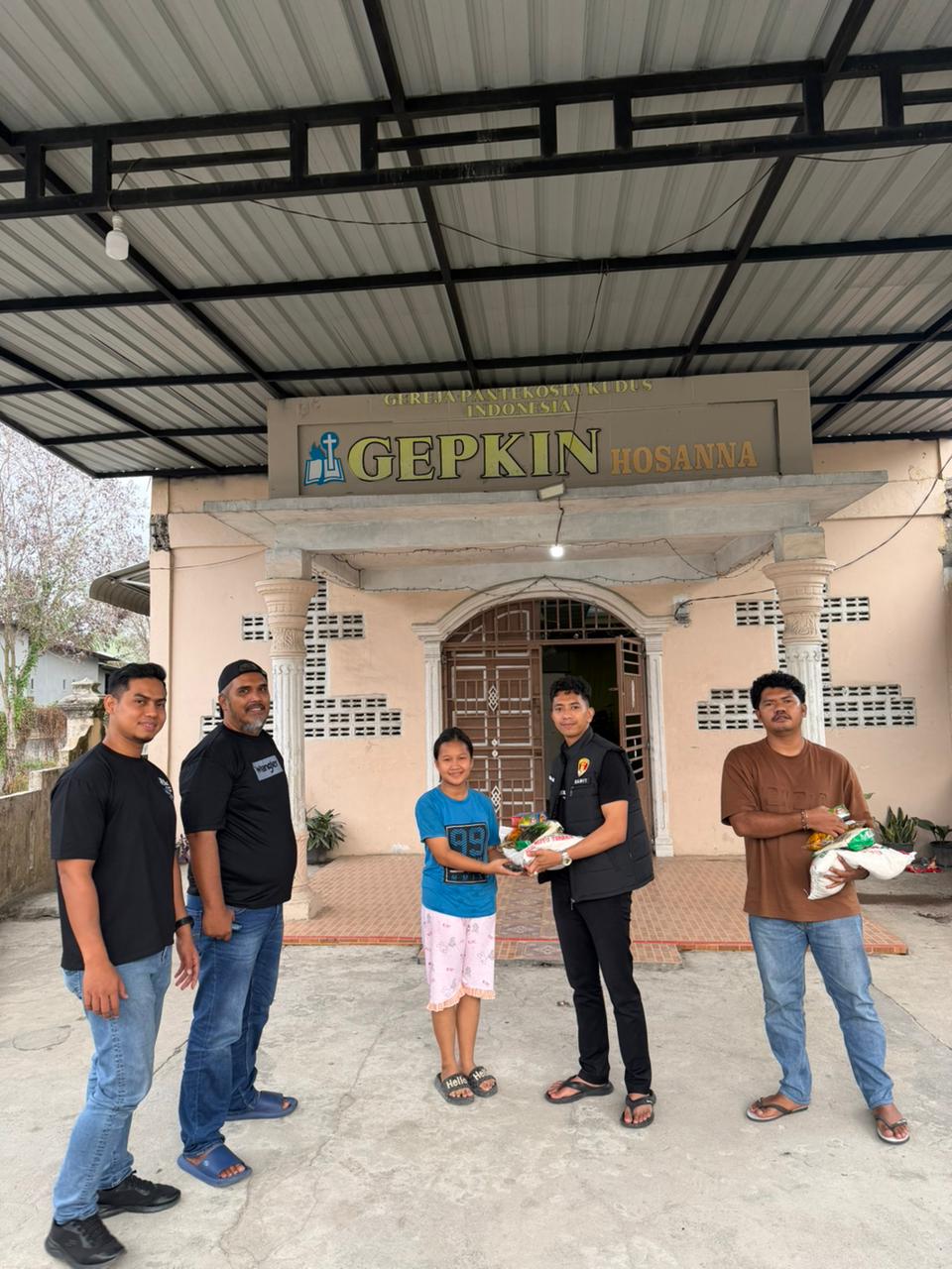 Sat Reskrim Polres Batu Bara Gelar Jum’at Berkah, Bagikan Sembako kepada Masyarakat yang  Membutuhkan