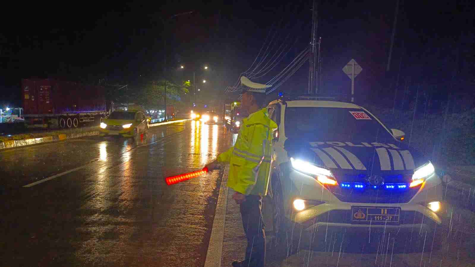 Satlantas Polres Batu Bara Laksanakan Patroli Blue Light, Pantau Jalinsum Rawan Macet Dan Laka Lantas   