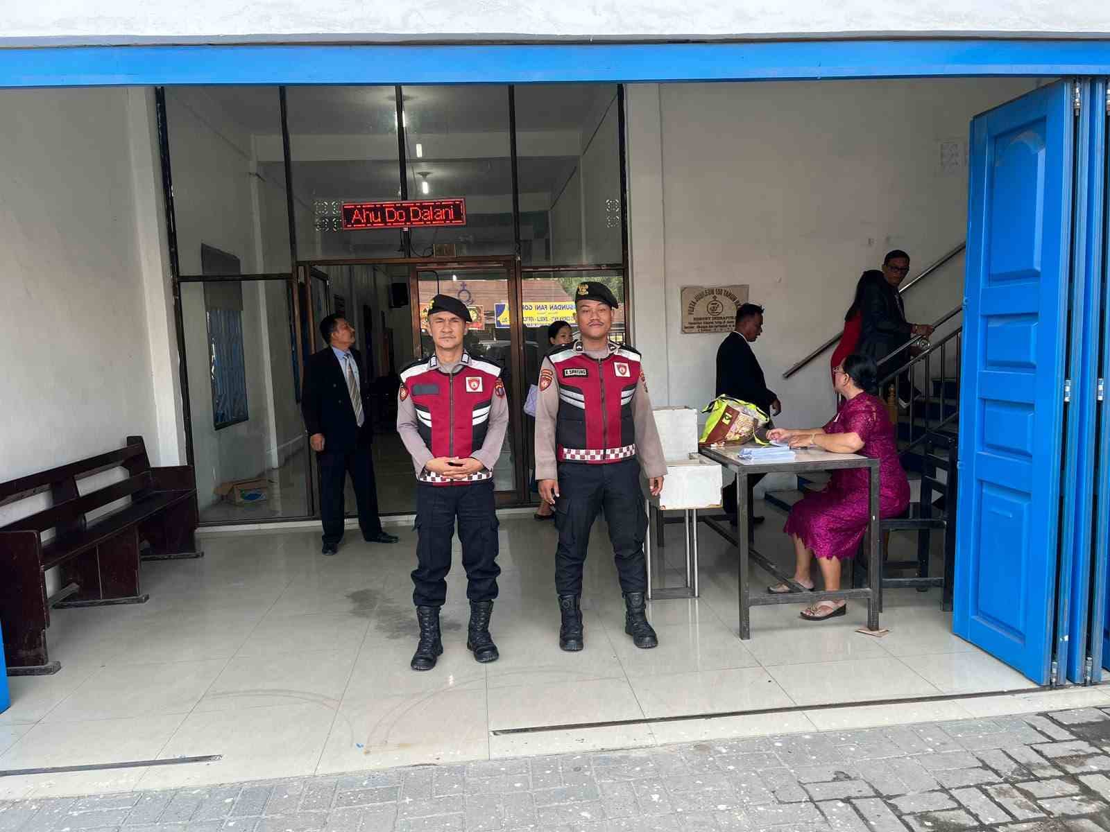 Sat Sabhara Polres Batu Bara Laksanakan PAM Gereja – Patroli Roda-4 Amanahkan HKBP dan GBKP Indrapura   