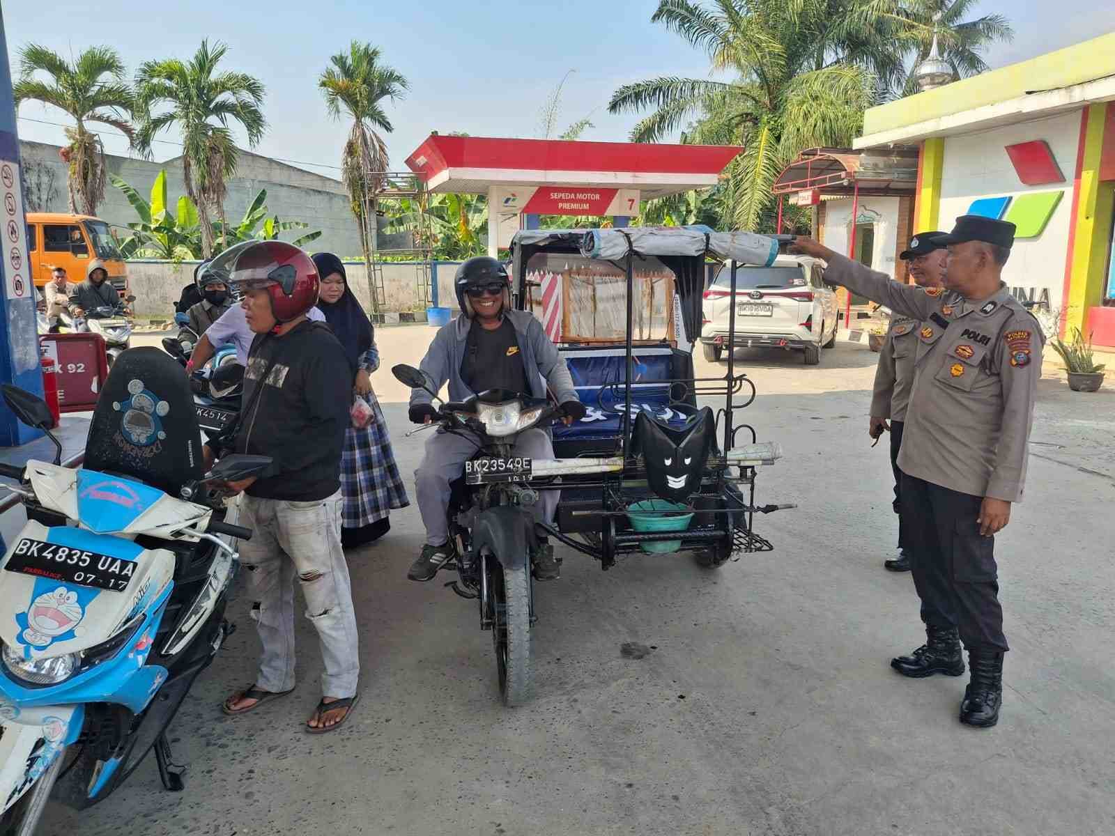 Polsek Air Putih Lakukan Monitoring SPBU, Stok BBM Terbatas, Plen Akan Tiba Sore Hari