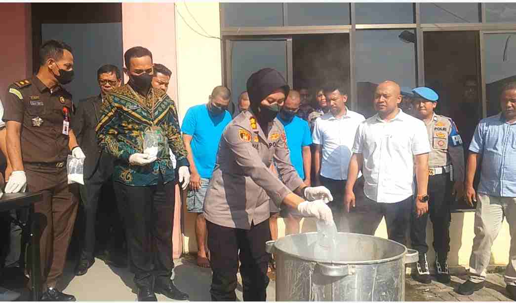1,2 Kg Sabu Dimusnahkan Polresta Deli Serdang, Tiga Tersangka Gagal Edarkan Ribuan Dosis Narkoba”.
