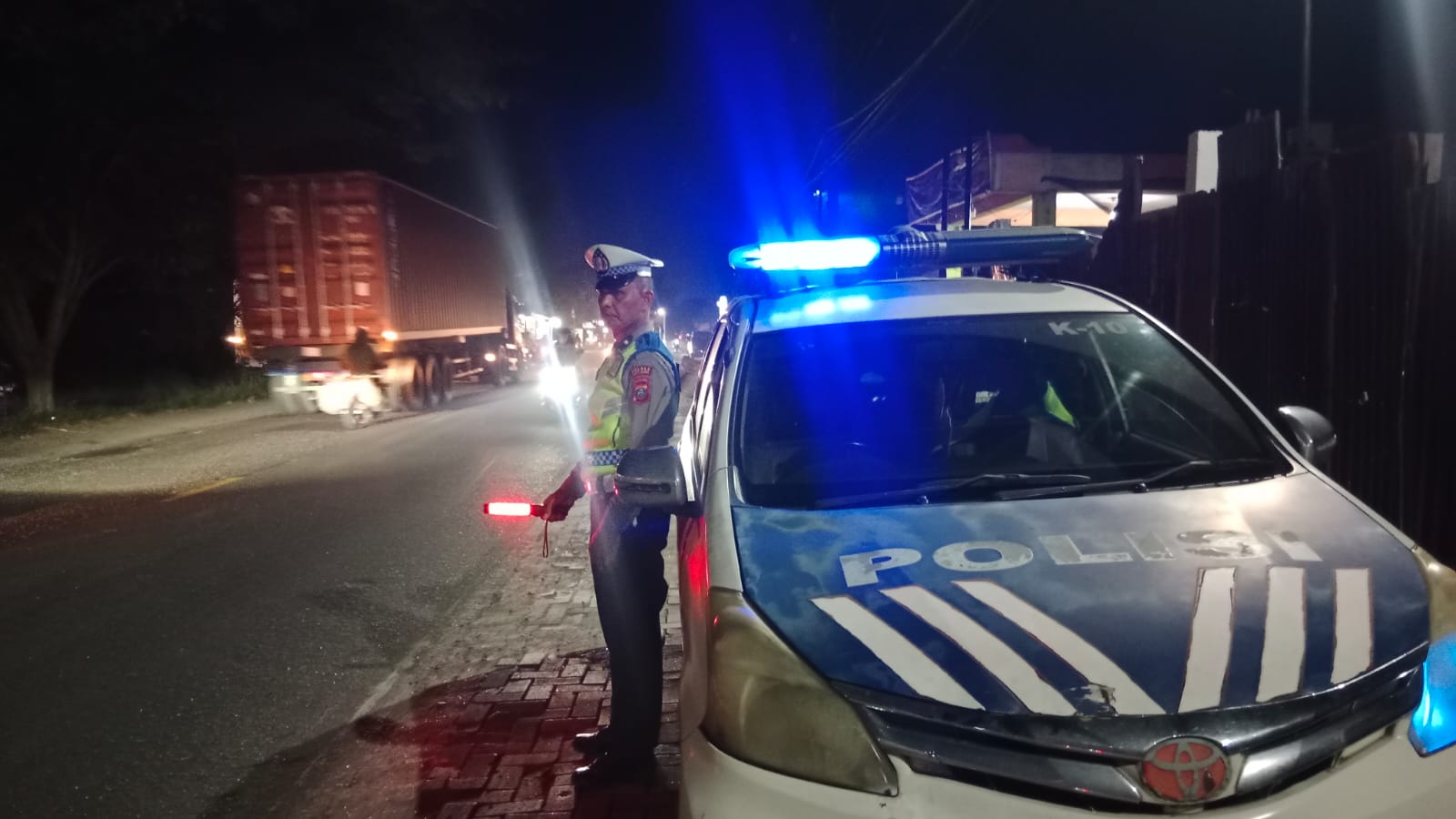7 Personil Sat Lantas Polres Batu Bara Gelar Patroli Blue Light, Jaga Keamanan di Titik Rawan Lalu Lintas