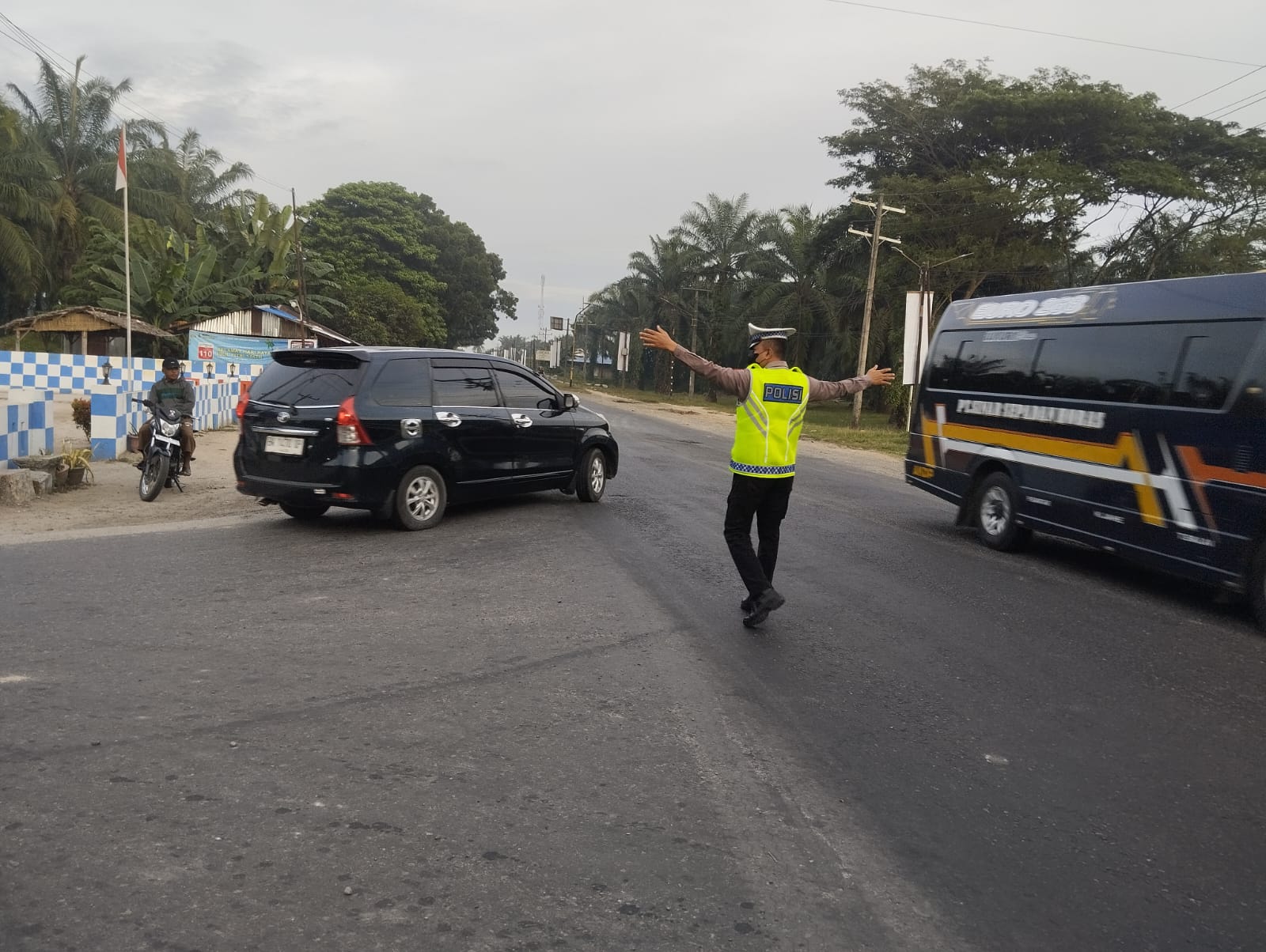 Pastikan Perjalanan Nyaman, Pengaturan Lalu Lintas Jalinsum Berjalan Aman dan Lancar   