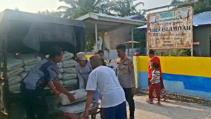 Polres Batu Bara Salurkan Bantuan 60 Zak Semen untuk PAUD Islamiyah   